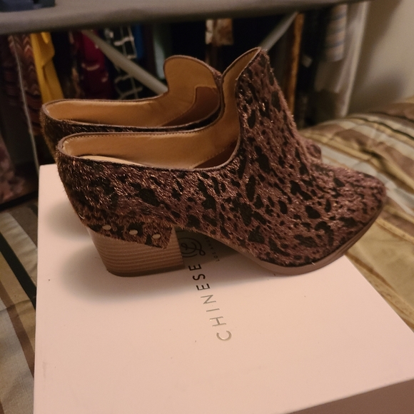 Shoes - Picture 2 of 3